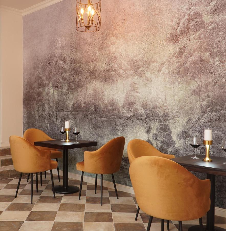 Hotel Pietryna Лодз Екстериор снимка