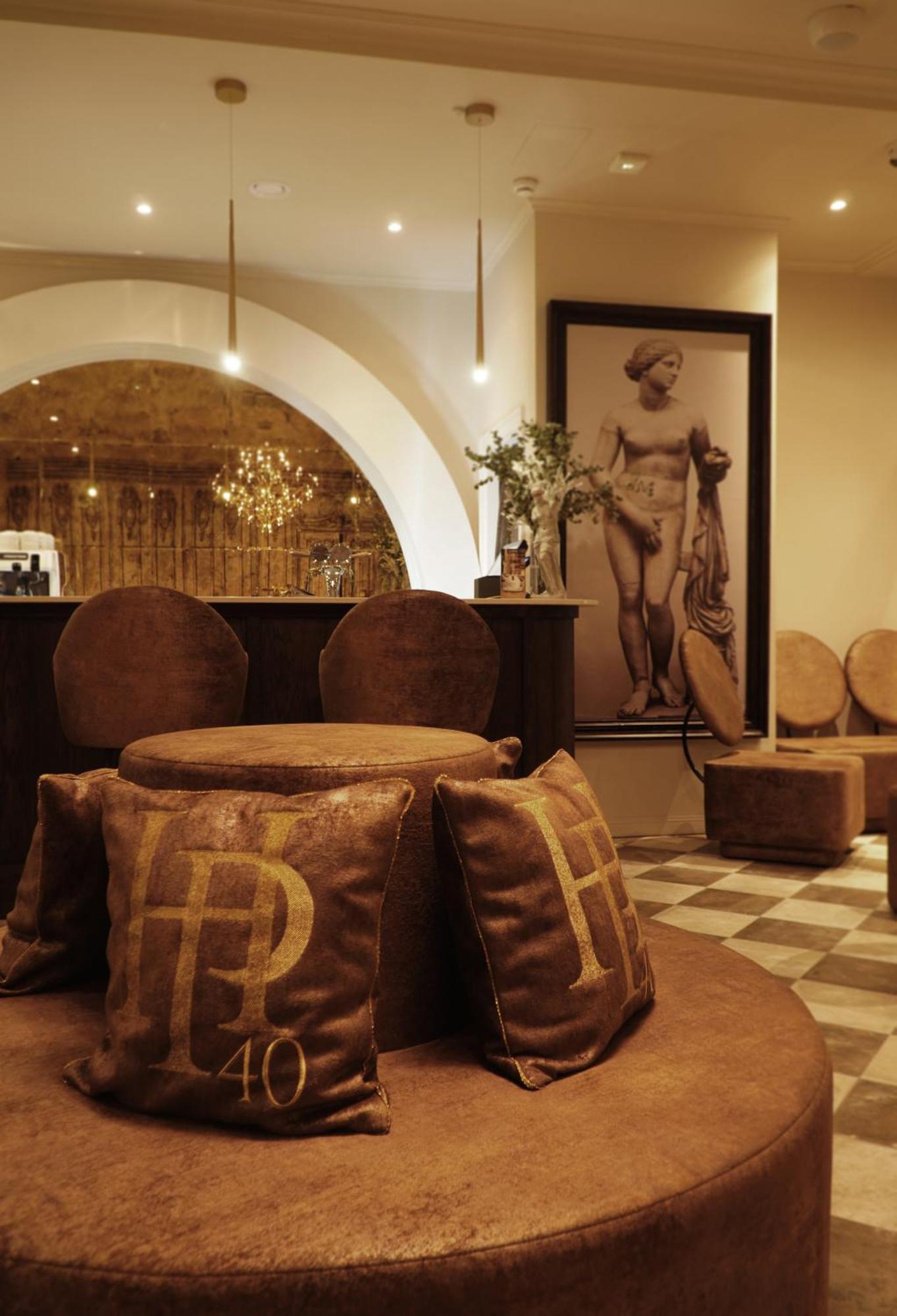 Hotel Pietryna Лодз Екстериор снимка