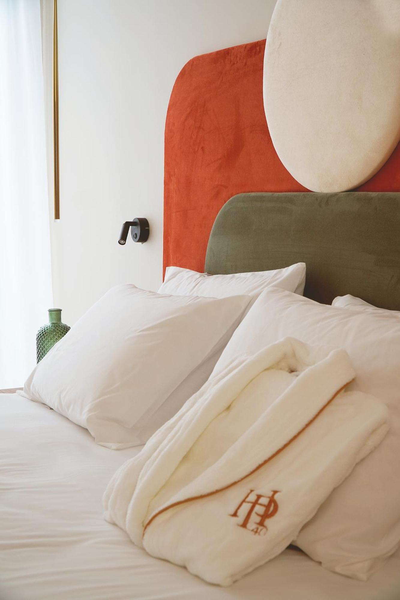 Hotel Pietryna Лодз Екстериор снимка