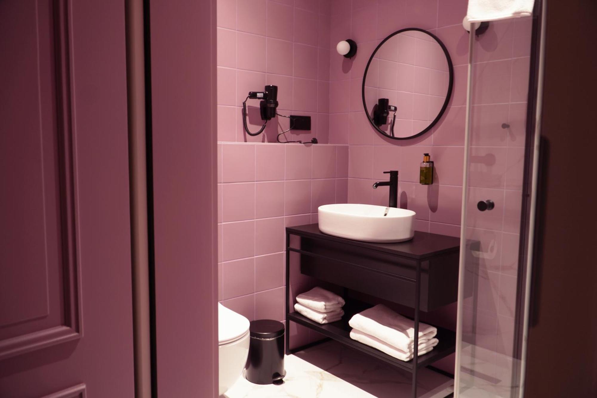 Hotel Pietryna Лодз Екстериор снимка