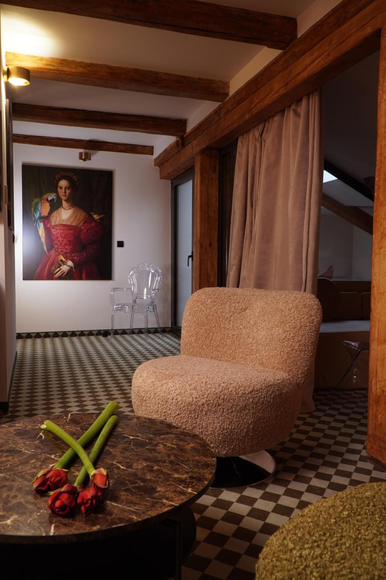 Hotel Pietryna Лодз Екстериор снимка