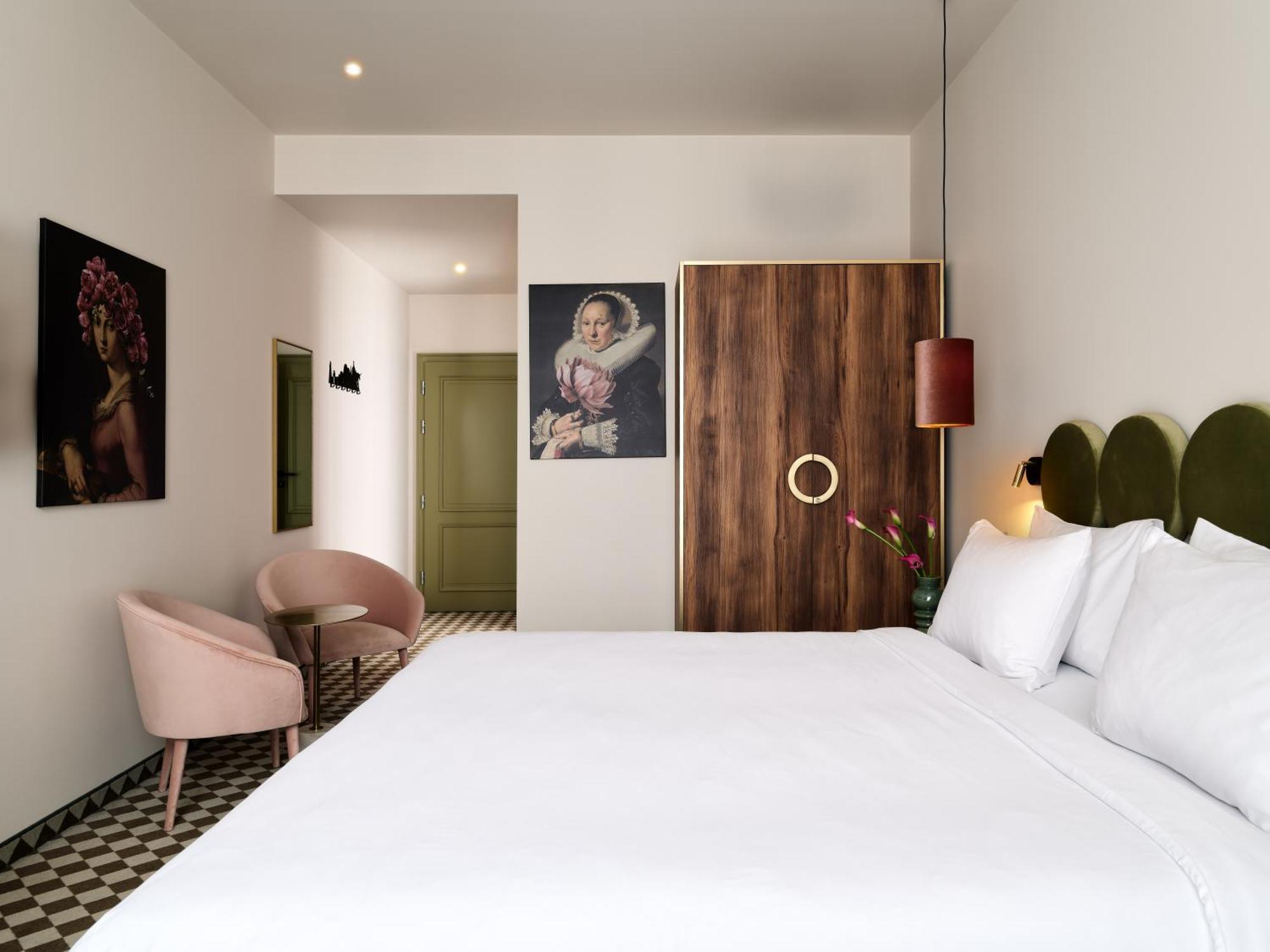Hotel Pietryna Лодз Екстериор снимка