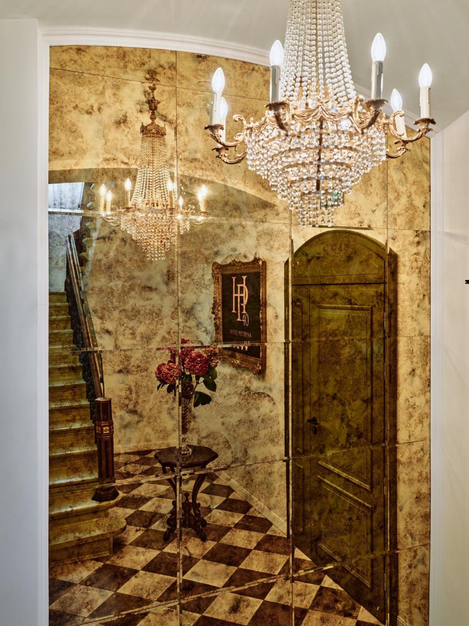 Hotel Pietryna Лодз Екстериор снимка