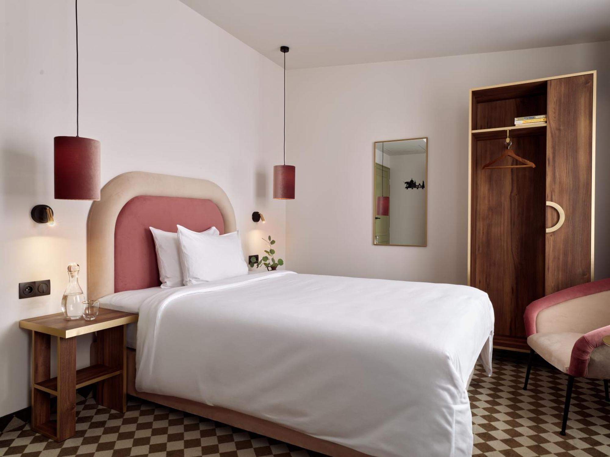 Hotel Pietryna Лодз Екстериор снимка