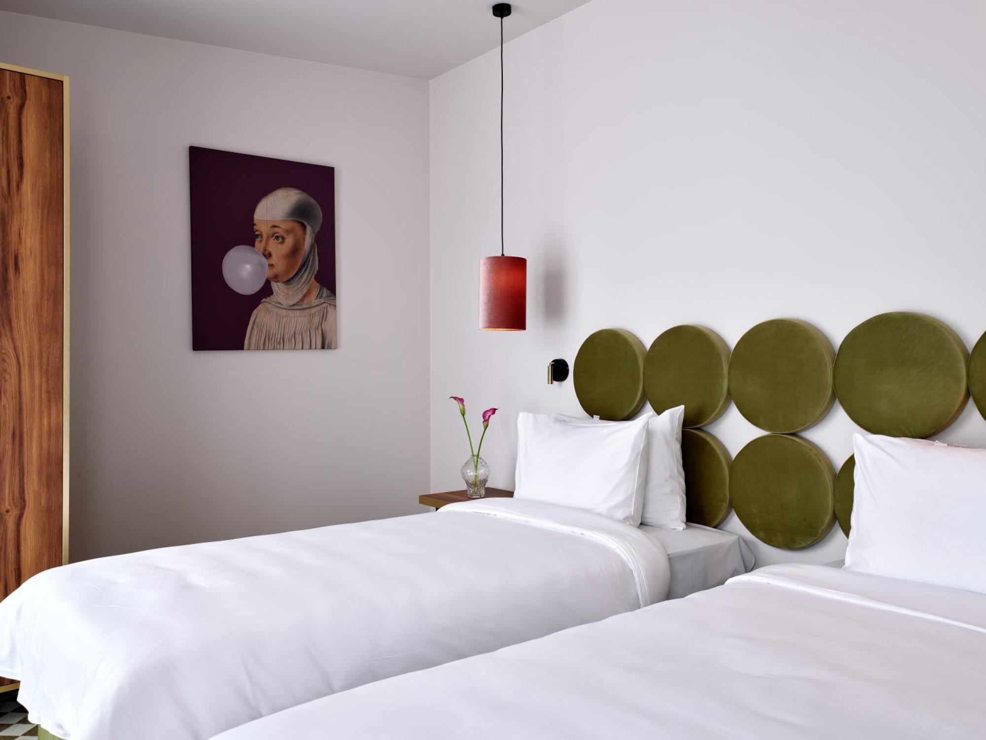 Hotel Pietryna Лодз Екстериор снимка